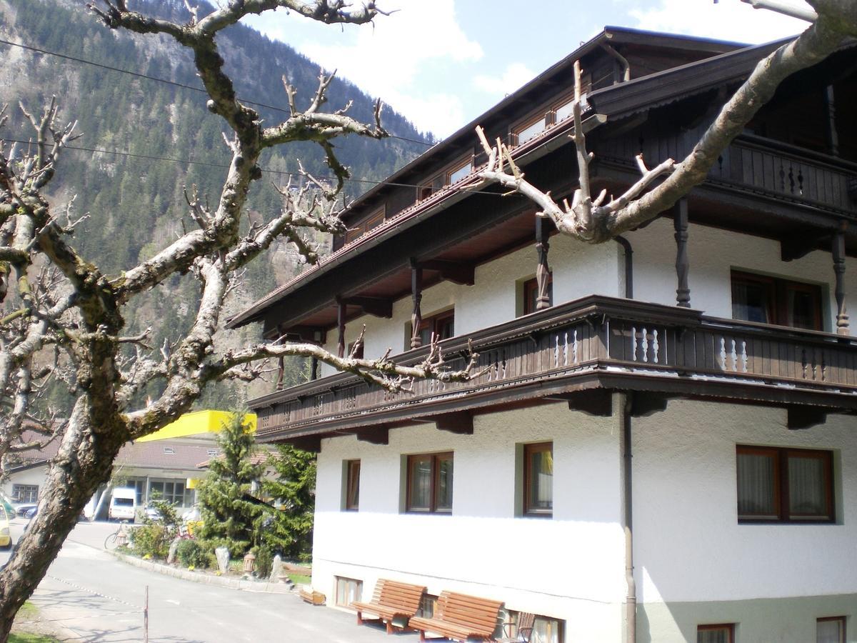 Bergsteiger-Zimmer Pension Obermair Mayrhofen Exterior photo